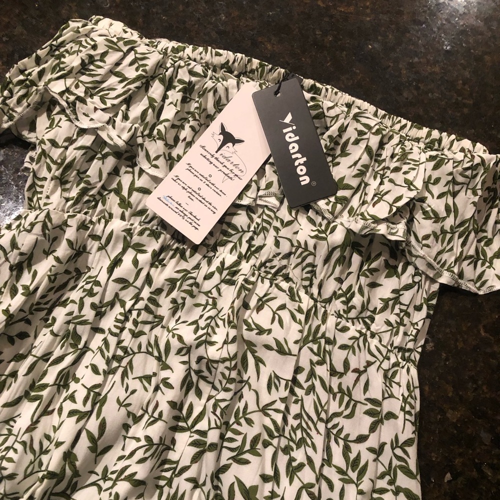 Yidarton Strapless Floral Maxi Dress in Dark Green and White